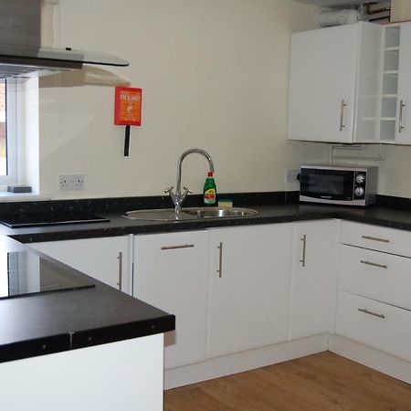 Saracens Courtyard By Swa Apartman Cheltenham Kültér fotó