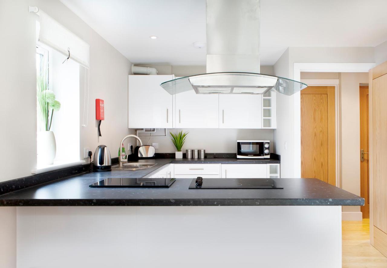 Saracens Courtyard By Swa Apartman Cheltenham Kültér fotó