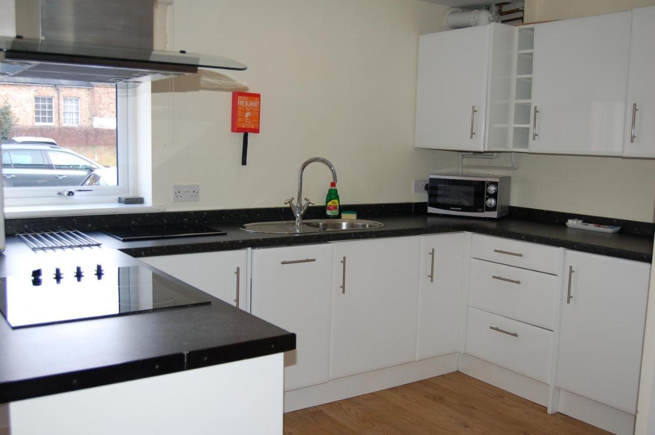 Saracens Courtyard By Swa Apartman Cheltenham Kültér fotó
