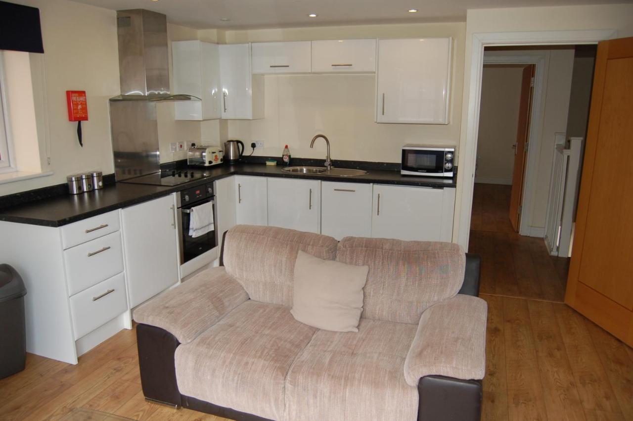 Saracens Courtyard By Swa Apartman Cheltenham Kültér fotó